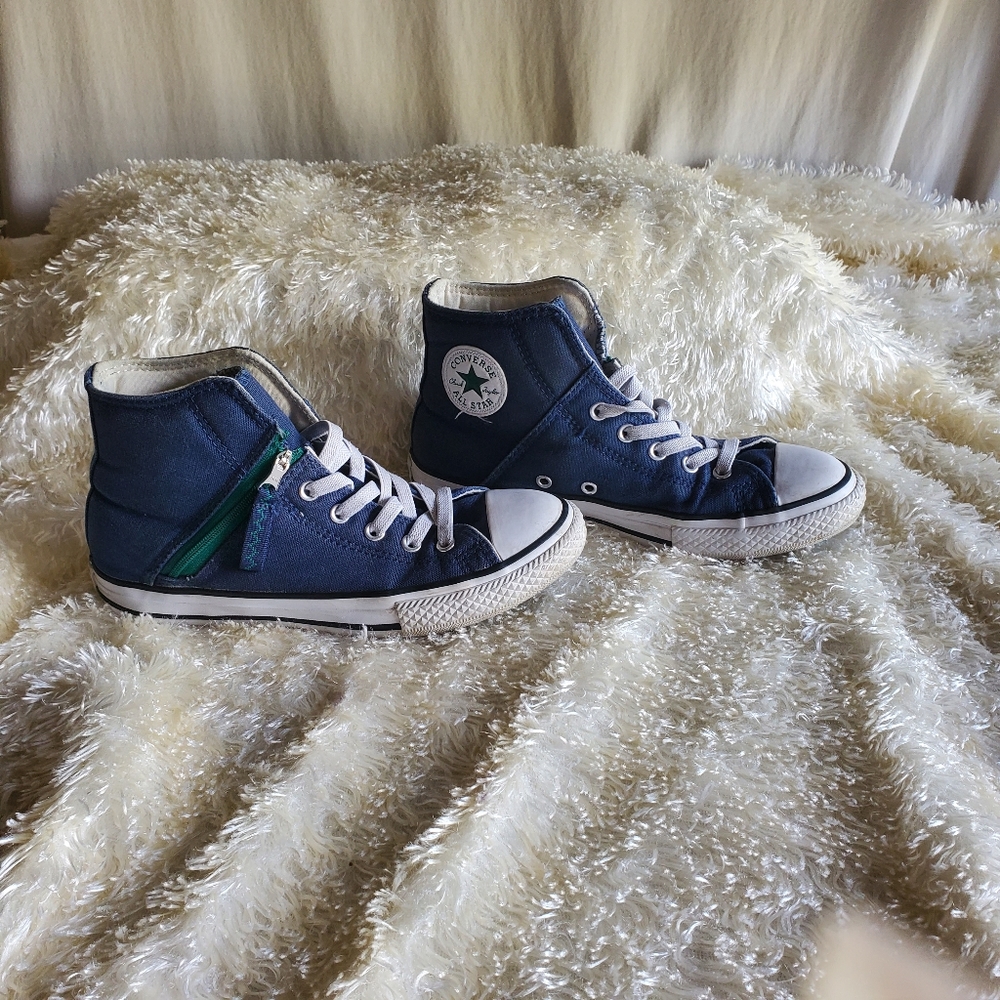 GIRL/TEEN SIZE 3 CONVERSE SNEAKERS